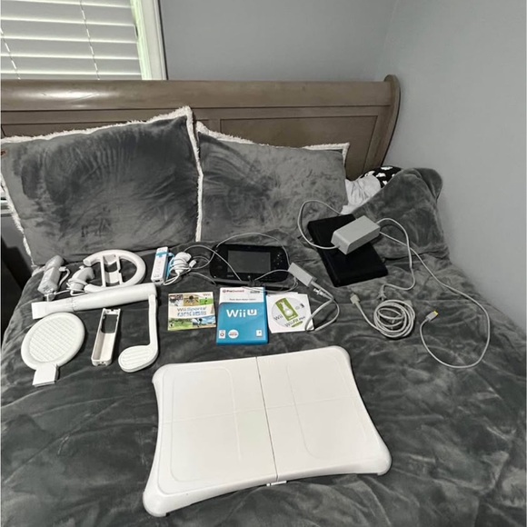 Nintendo Wii U Console Black - Picture 7 of 7